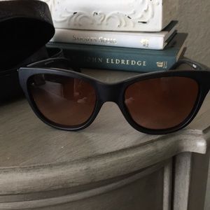 EUC Oakley ‘hold out’ sunglasses WORN ONCE!